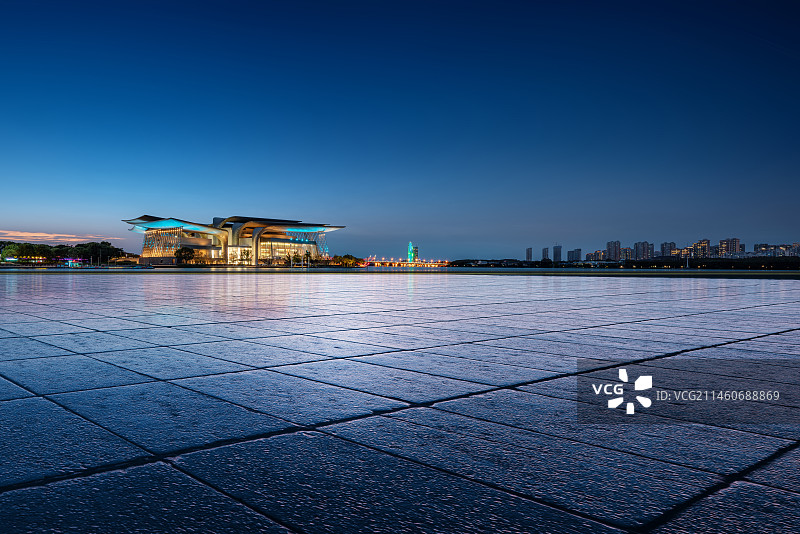 无锡大剧院平台夜景图片素材