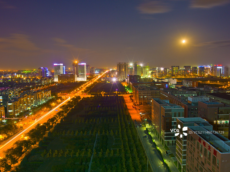 夜晚的亦庄全景图片素材