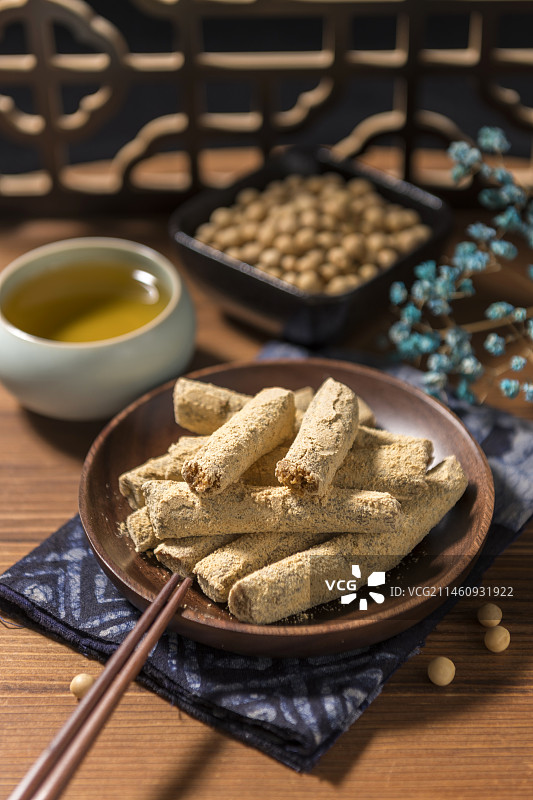 天津传统小吃豆根糖黄豆糖特写图片素材