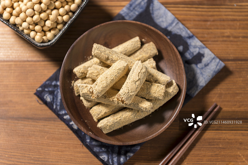 天津传统小吃豆根糖黄豆糖特写图片素材