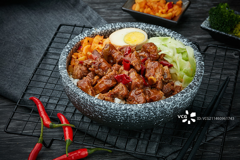 料理包香辣排骨饭图片素材