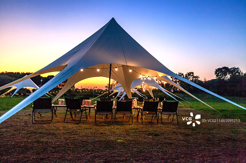 户外露营天幕图片素材