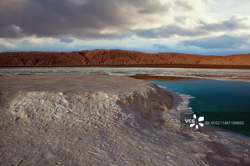 青海茫崖翡翠湖图片素材