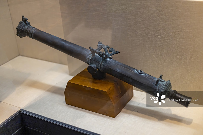 清 郑成功舰队所用的铜炮图片素材