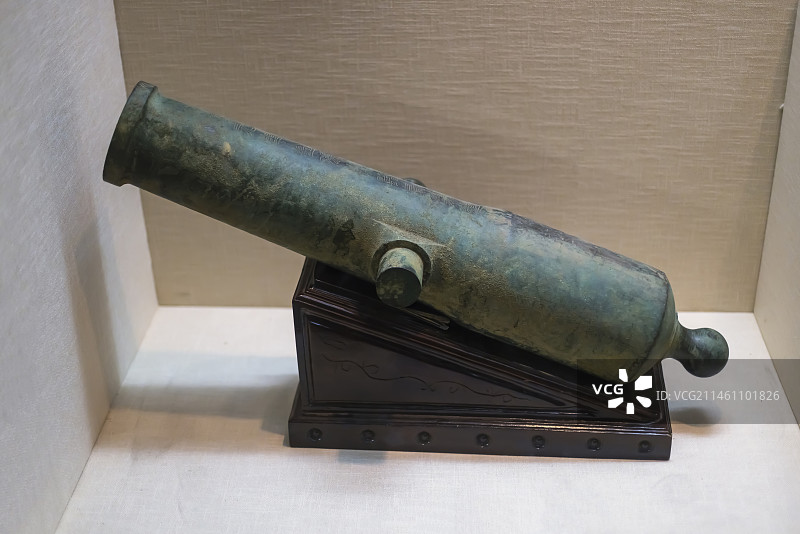 清 光绪 铜制舰炮图片素材