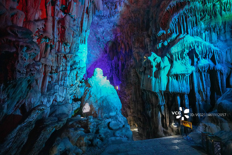 芦笛岩溶洞图片素材