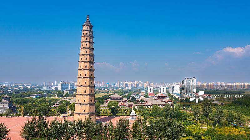 2023年8月30日山西省汾阳市文峰塔建筑风光。图片素材