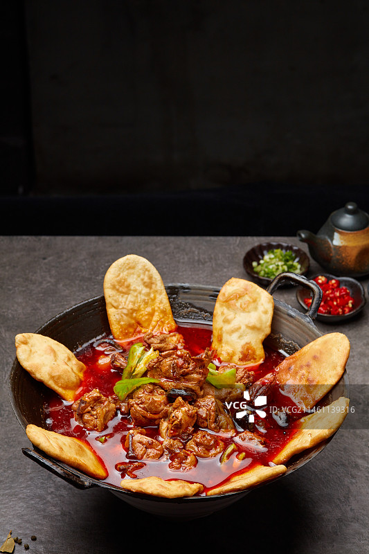 农家柴火鸡地锅饼图片素材