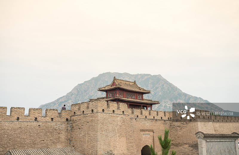 中国河北省张家口市怀来县鸡鸣驿 城门楼 鸡鸣山图片素材