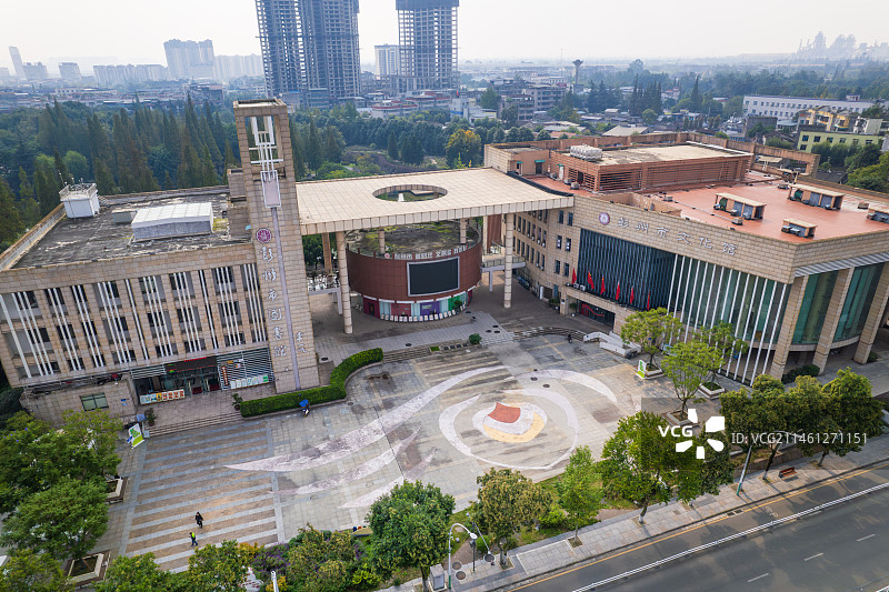 成都市彭州市图书馆和彭州市文化馆白昼航拍图片素材