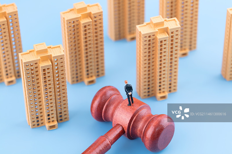 微缩创意房地产商面对诉讼官司图片素材