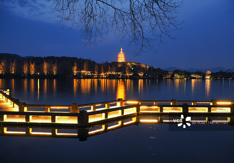 杭州西湖雷峰塔，雷峰夕照，西湖十景之一图片素材