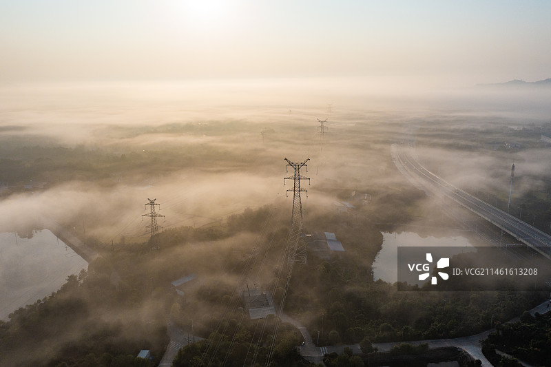 航拍湖南长沙天心区跳马镇晨雾景观图片素材