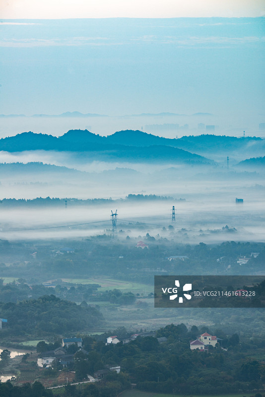 航拍湖南长沙天心区跳马镇晨雾景观图片素材