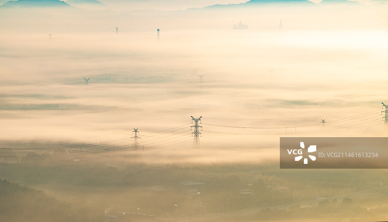 航拍湖南长沙天心区跳马镇晨雾景观图片素材