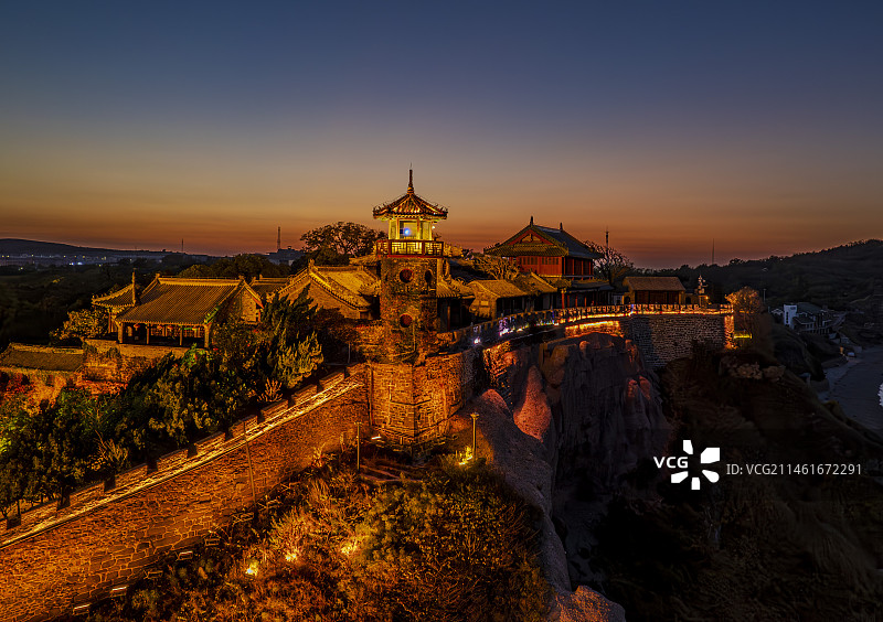 与晚霞共舞的蓬莱阁图片素材