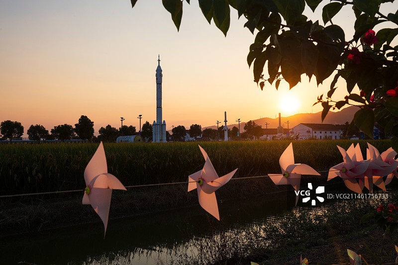 宁波市古林镇茂新村航天基地日落图片素材