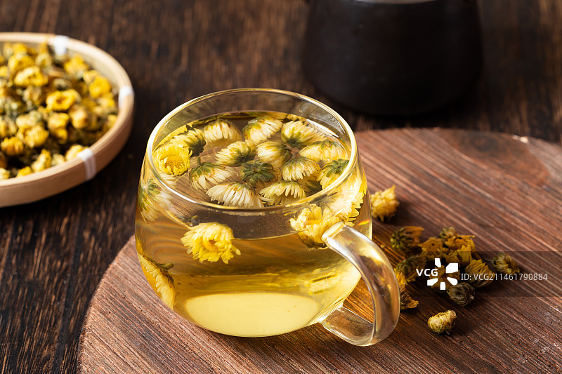 木板上的花草茶胎菊图片素材