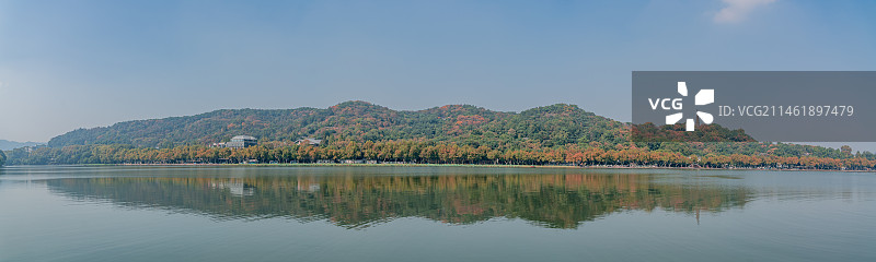 秋天五彩杭州西湖保俶山图片素材