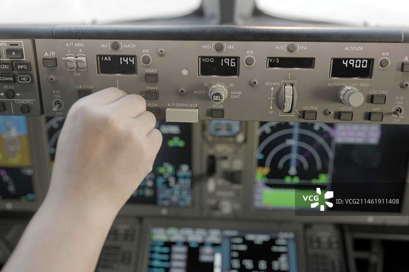 操作飞机控制面板图片素材