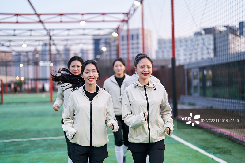 韩国女子室内足球俱乐部教育设施课程跑步图片素材