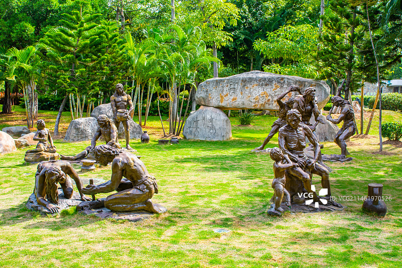 厦门 原始社会 原始文明 石器时代 场景复原 始人生活场景 始前人类 雕塑 厦门园林博览苑 园博苑图片素材