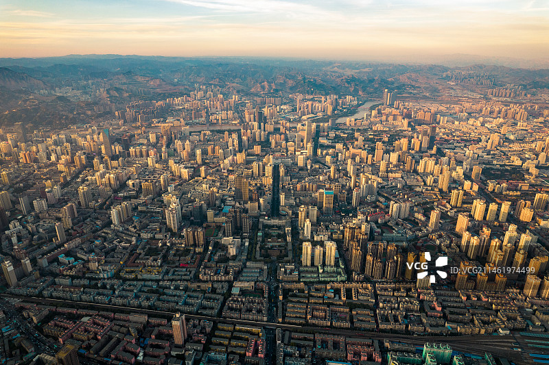 中国甘肃省兰州市城市天际线航拍图片素材