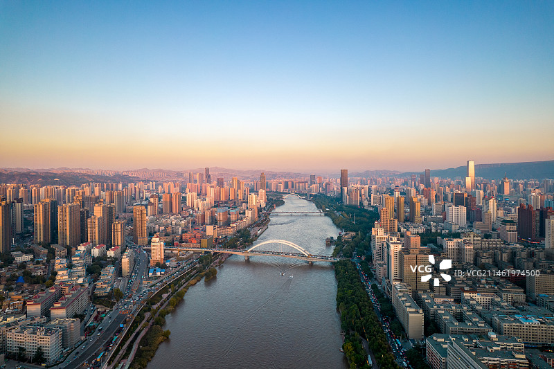中国甘肃省兰州市城市天际线航拍图片素材