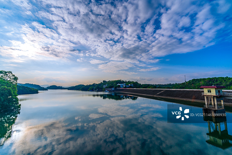 梅州五华益塘水库风光图，千岛湖图片素材