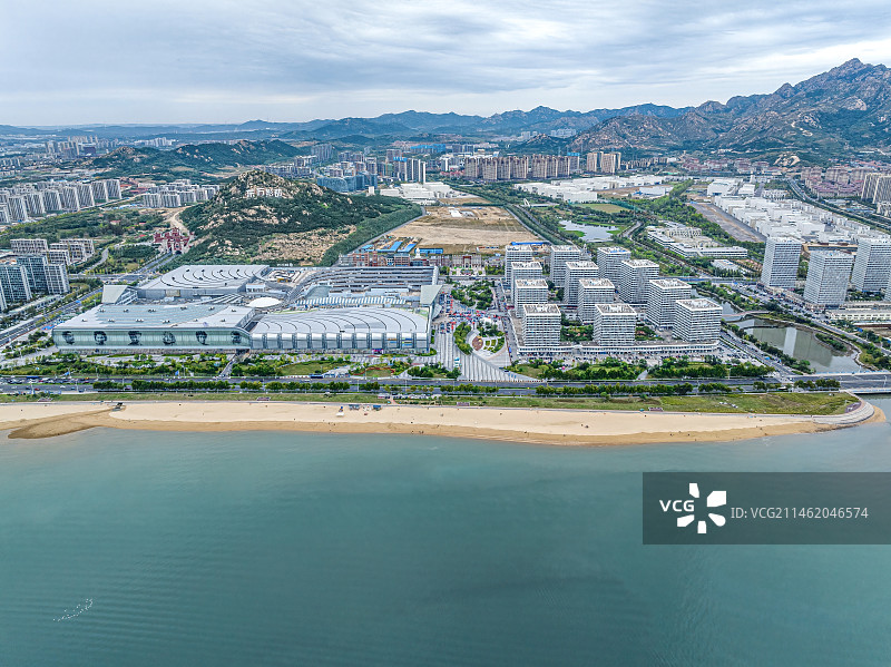 山东省青岛市黄岛区西海岸新区东方影都融创乐园融创茂融创公馆小珠山全景航拍视角图片素材