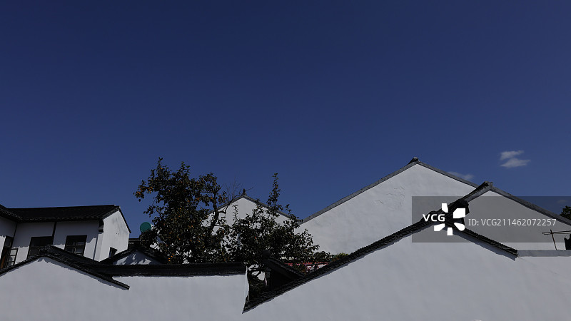 江南苏州白墙黑瓦的民居图片素材