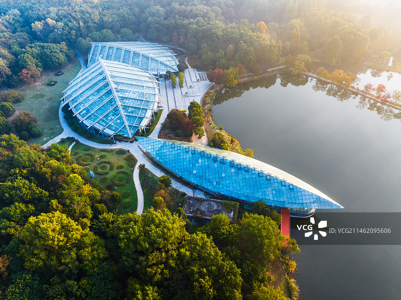 航拍秋季的前湖晨景，江苏南京图片素材