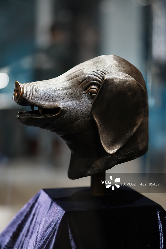 圆明园猪首铜像图片素材