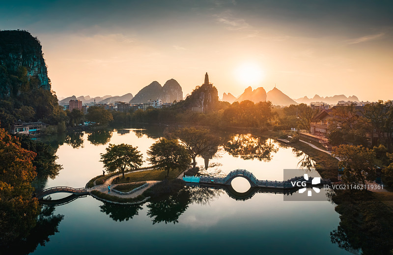 桂林穿山公园日落图片素材