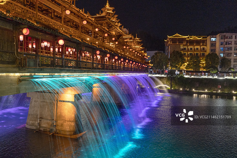 贡水河上音乐喷泉灯光秀图片素材