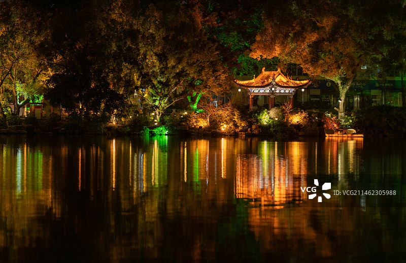 桂林5A景区“两江四胡”之榕湖夜景图片素材