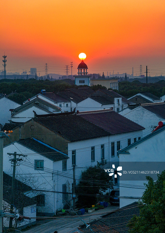 苏州相城苏州中环北线附近乡村日落风景航拍图片素材