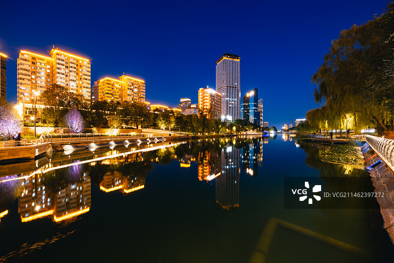 北京亮马河夜景图片素材