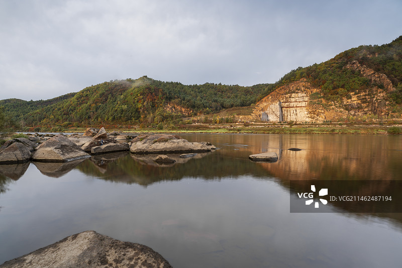 秋季汤旺河图片素材