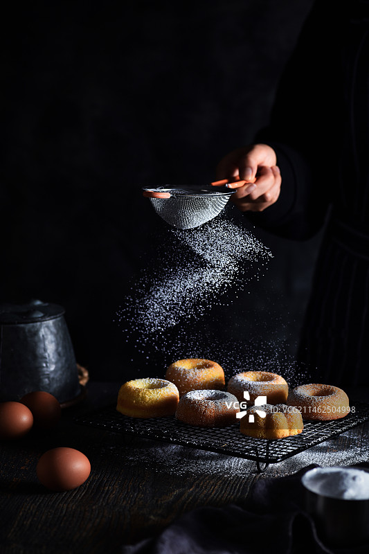 甜甜圈撒粉图片素材