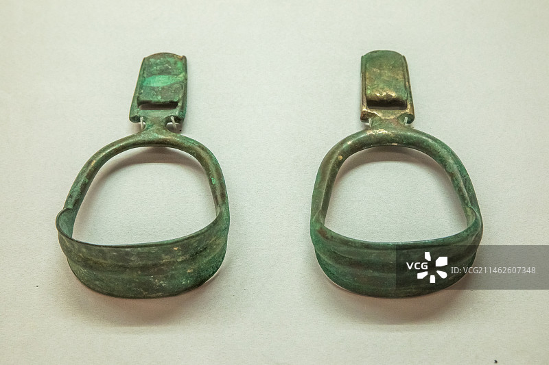 天津博物馆铜马镫唐代陕西省西安市新筑乡出土陕西历史博物馆藏品图片素材