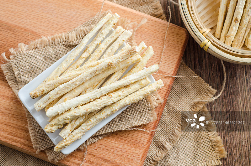 一盘润肺清热的中药材北沙参图片素材