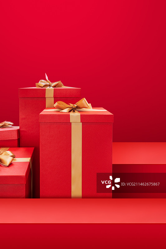 红色礼盒促销场景图片素材