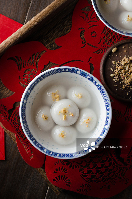 元宵节团圆的花生汤圆图片素材