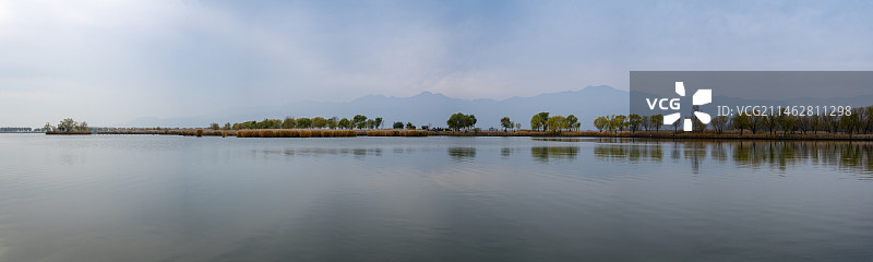 深秋的野鸭湖图片素材