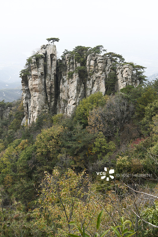 山东临沂蒙山龟蒙景区鹰窝峰图片素材