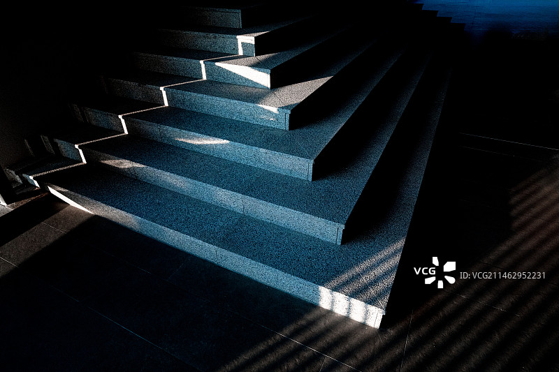 黑白光影下的大理石质感台面，福建龙岩图片素材