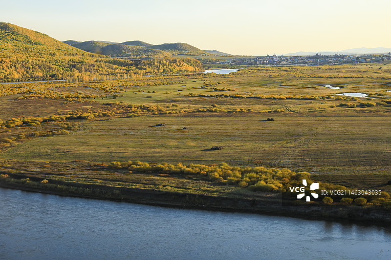 内蒙古呼伦贝尔奥洛契庄园秋天夕阳全景图片素材