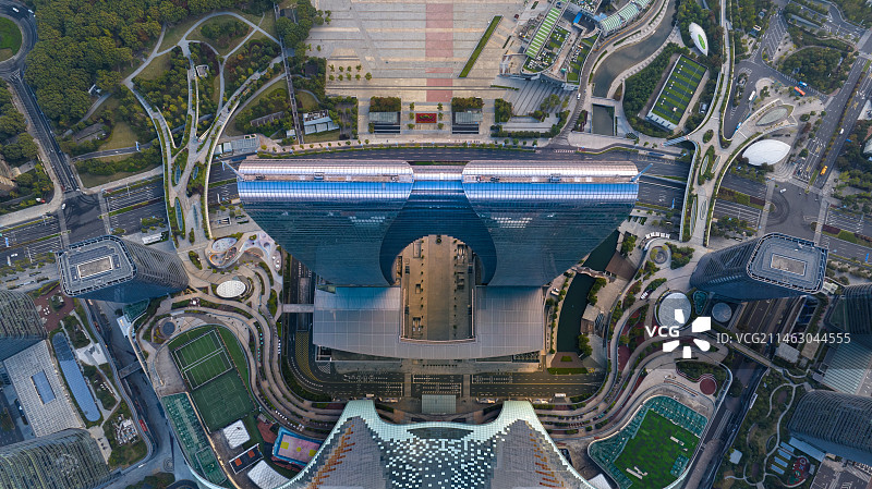 俯瞰东方之门图片素材