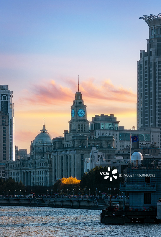 上海外滩老建筑钟楼图片素材